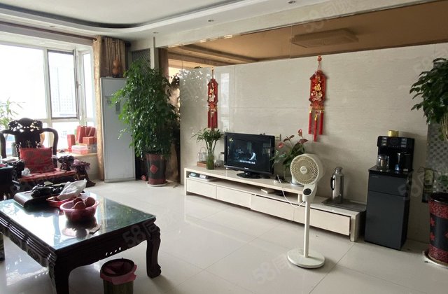 出门就是东昌湖，精装修9楼，有车位，