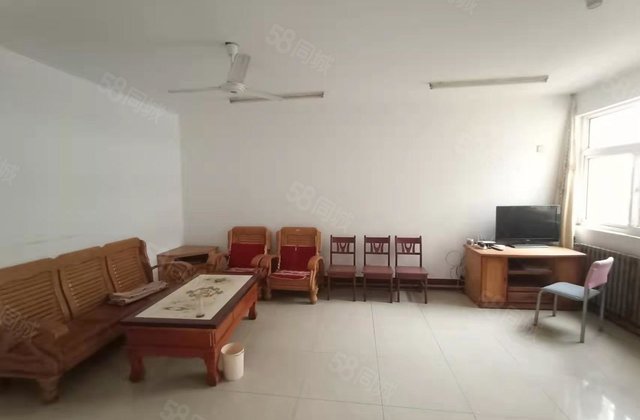 文轩，一中，外国语，龙山花园小区，三楼，三居， 出行方便