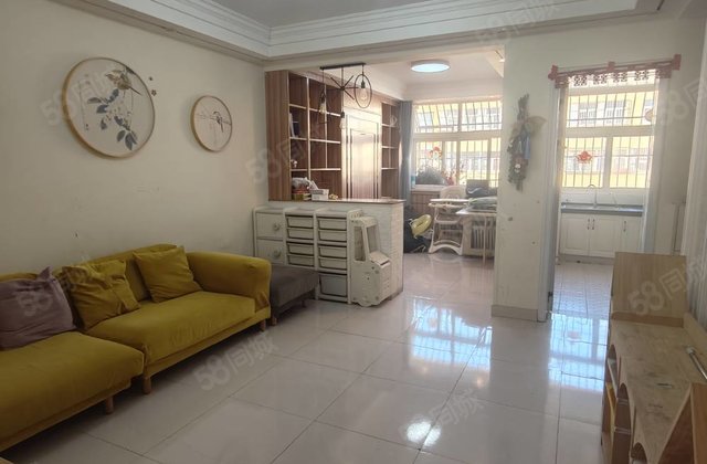 七中对面 馨苑小区 精装修三室 免大税 拎包入住