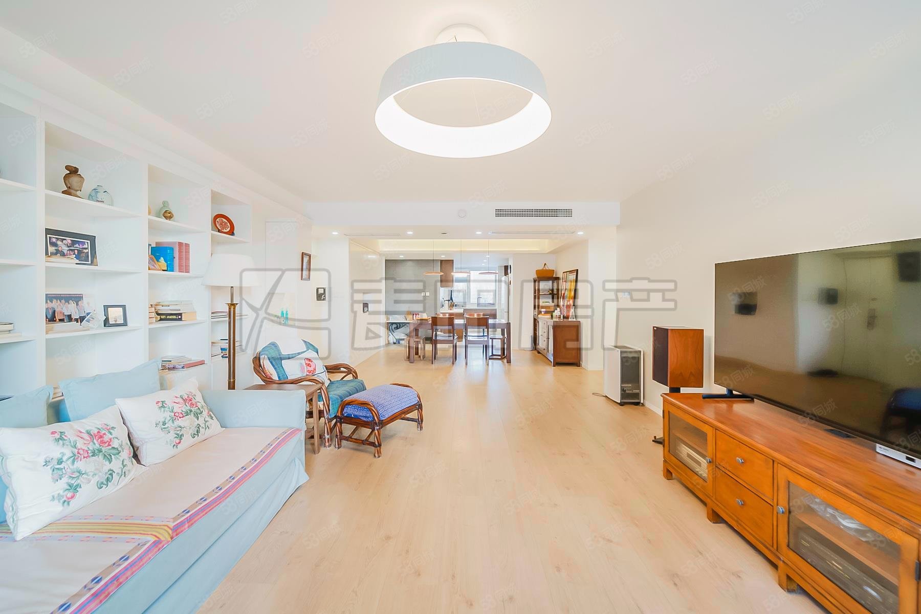 國風上觀4室2廳2衛(wèi)227㎡南北1430萬