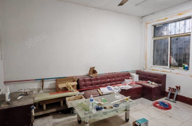 表厂家属院一楼带院好房急售～优势可以换电梯洋房～心动来约看房