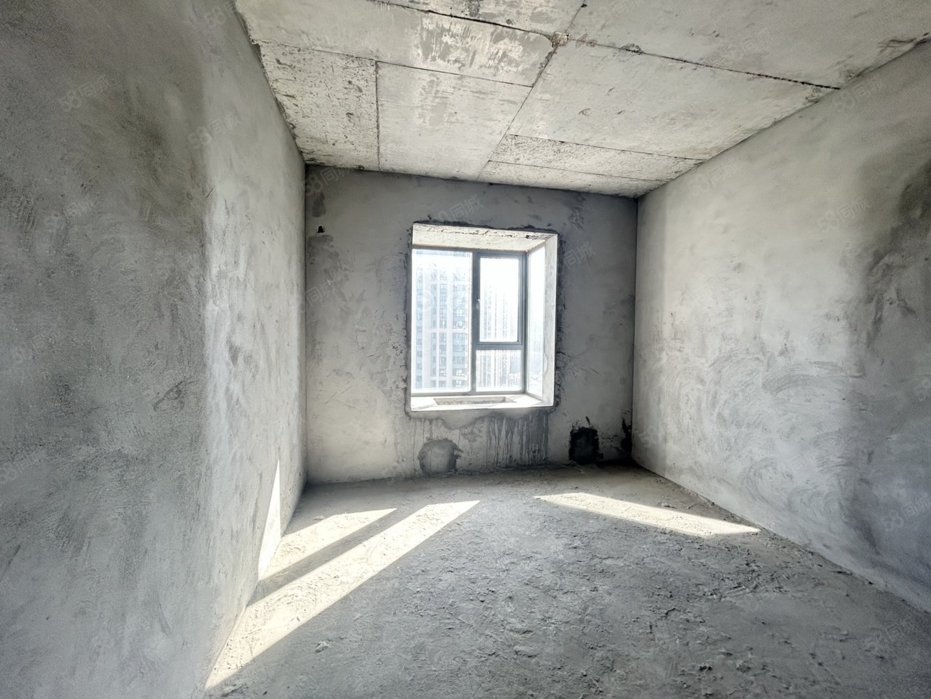 腾龙国际3室2厅2卫126㎡南北62.5万