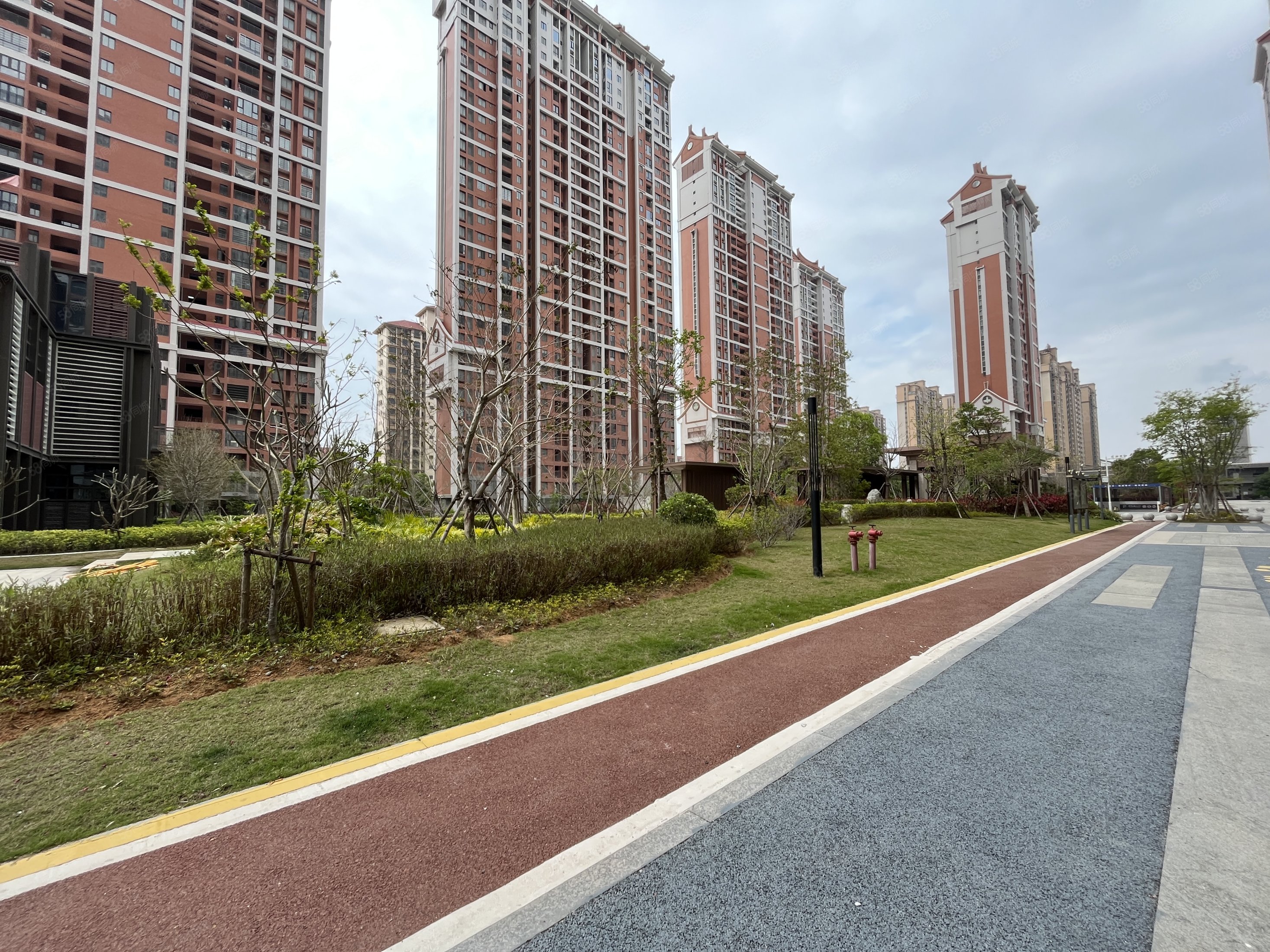 区政府附近国湄领秀中层毛坯三房自主装修看房有钥匙