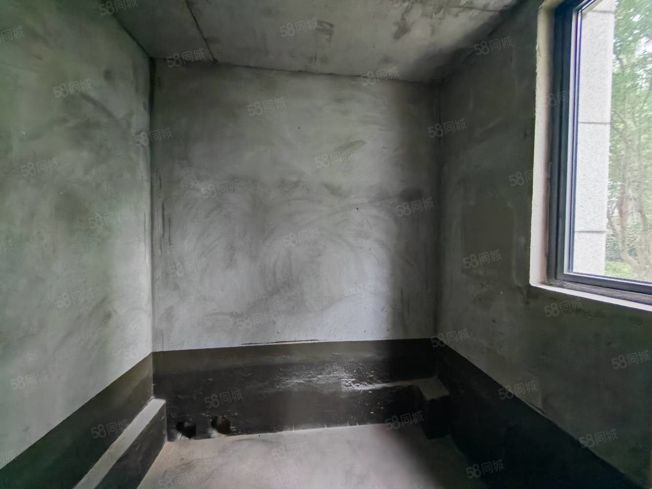 大家十里桃源桂语里4室2厅2卫131㎡南北110万