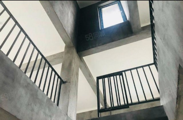 万科云鹭湾霞鹭院4室2厅158.95㎡230万二手房图片