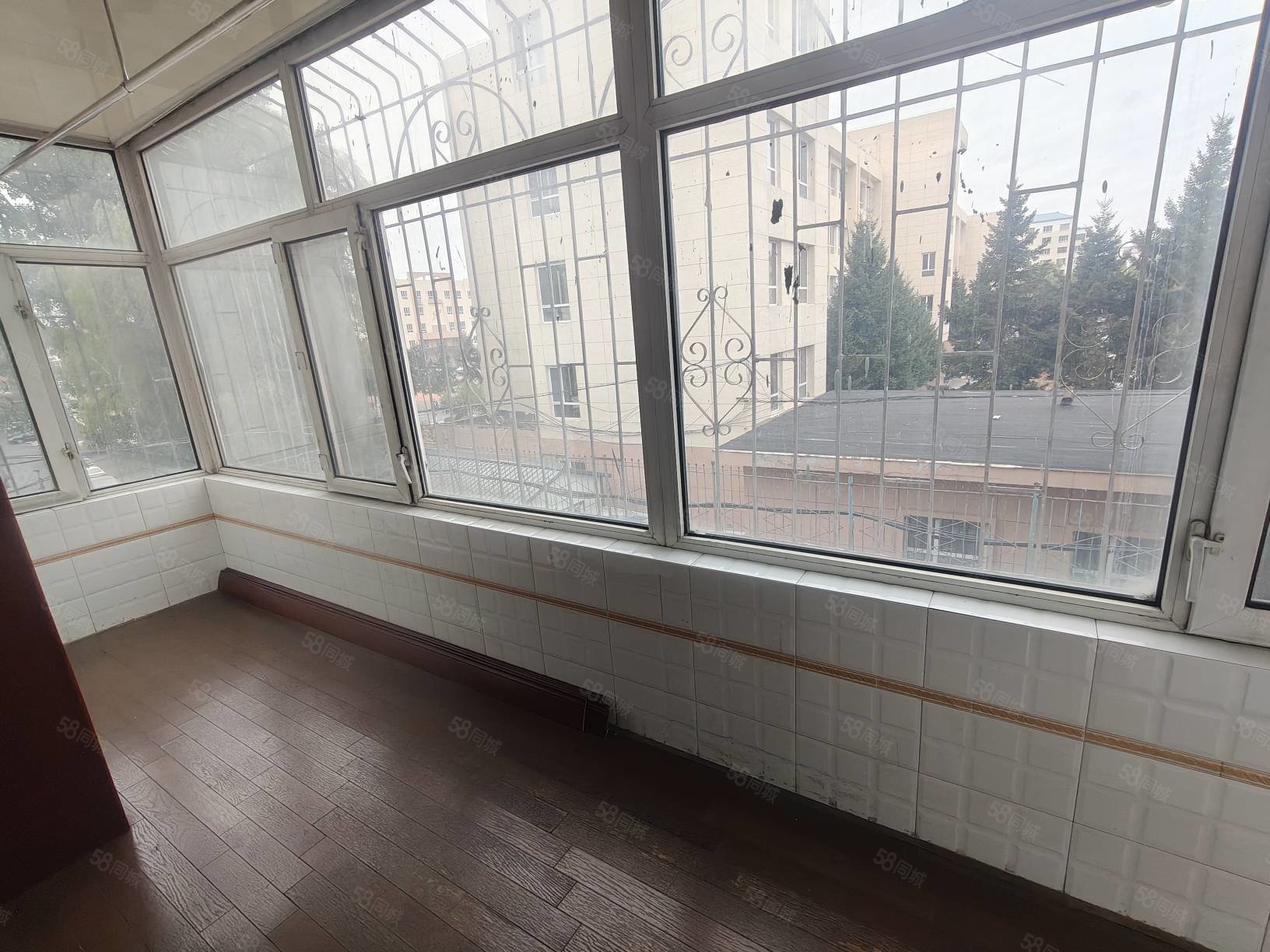 北龙艺花园2室1厅2卫126㎡南北39.8万