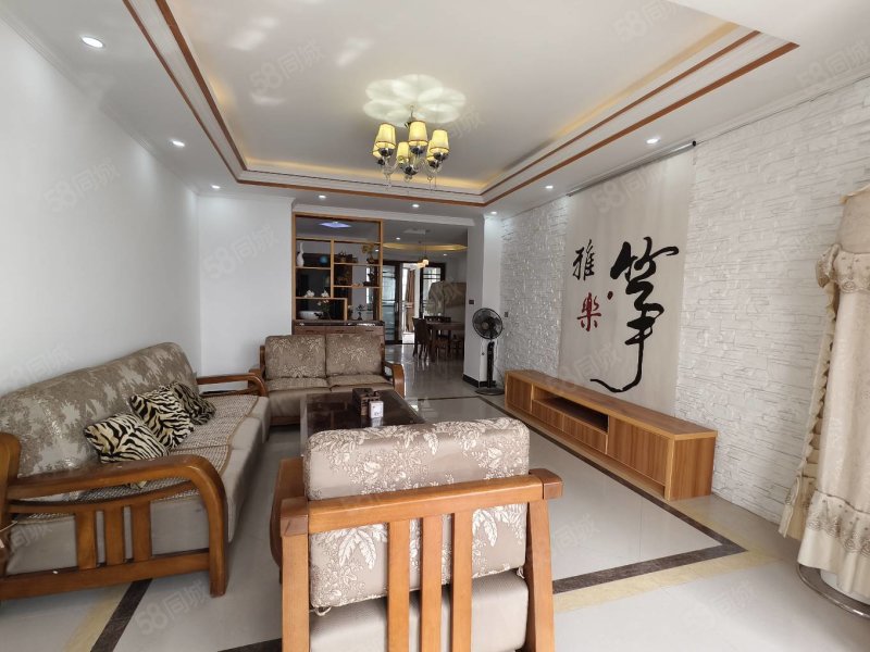 宜园4室2厅2卫140㎡南北50万