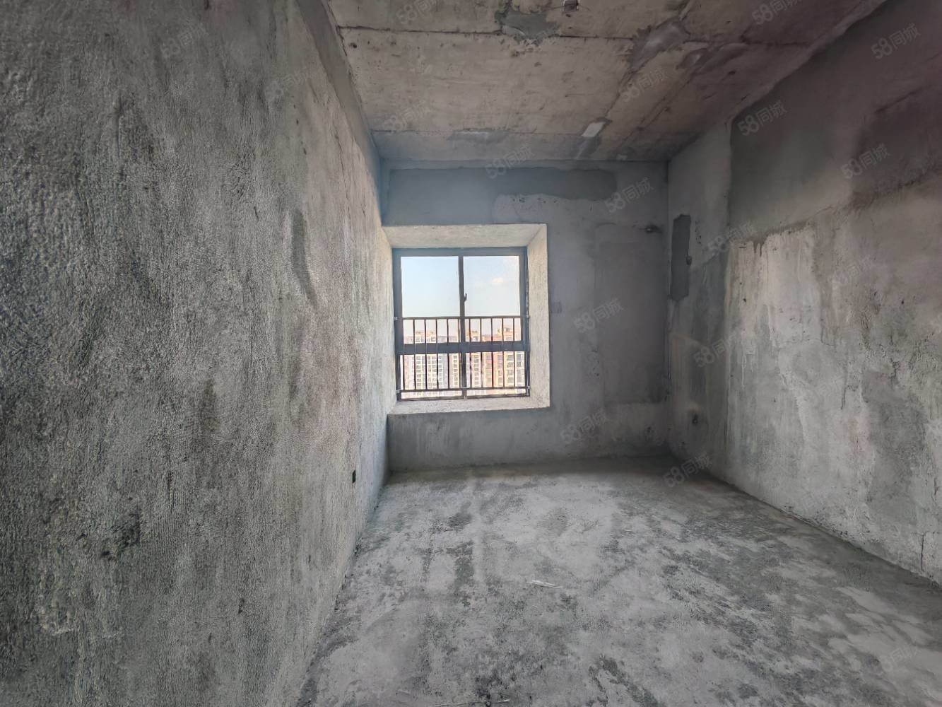 华泰花苑6室2厅2卫192㎡南北98万