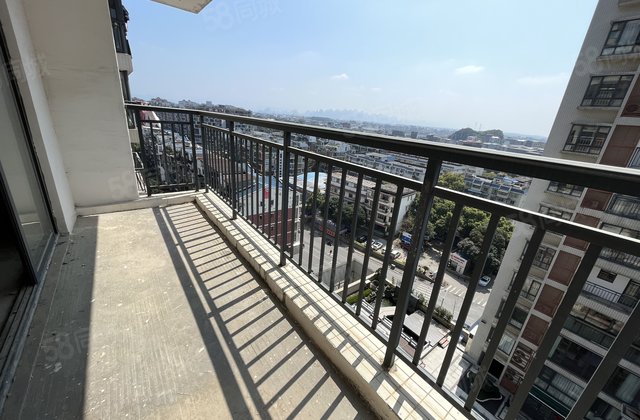 德天国际广场二期3室2厅132㎡61.8万二手房图片