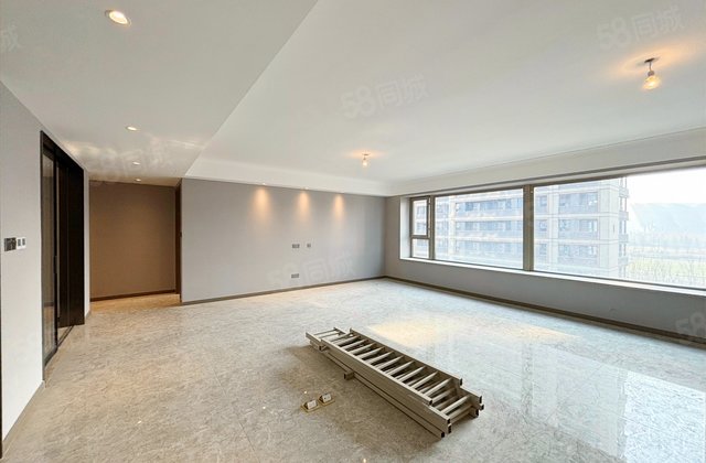 融创望江府DK2峯境4室2厅176.32㎡210万二手房图片