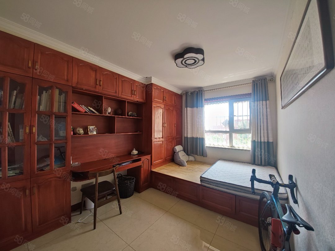 青湖铭城3室2厅2卫150㎡南北65万