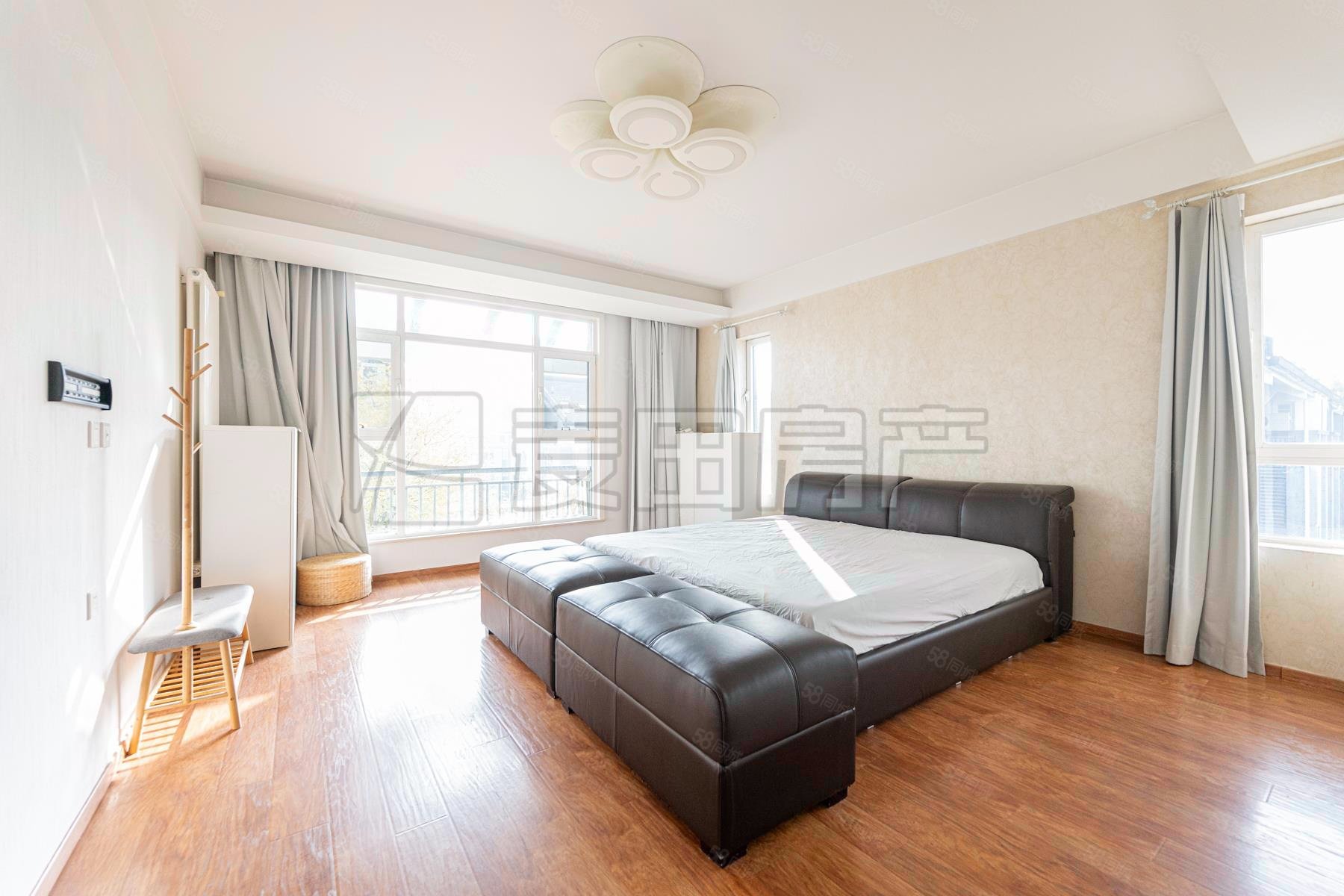 朱雀門小區(qū)4室2廳3衛(wèi)326.02㎡南北4800萬(wàn)