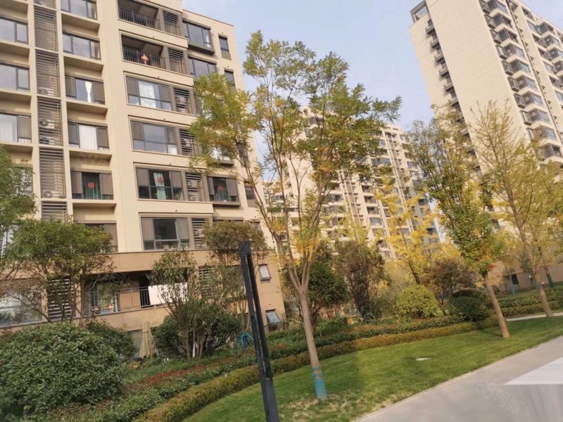 嘉信臻湾府4室2厅2卫142㎡南北98万