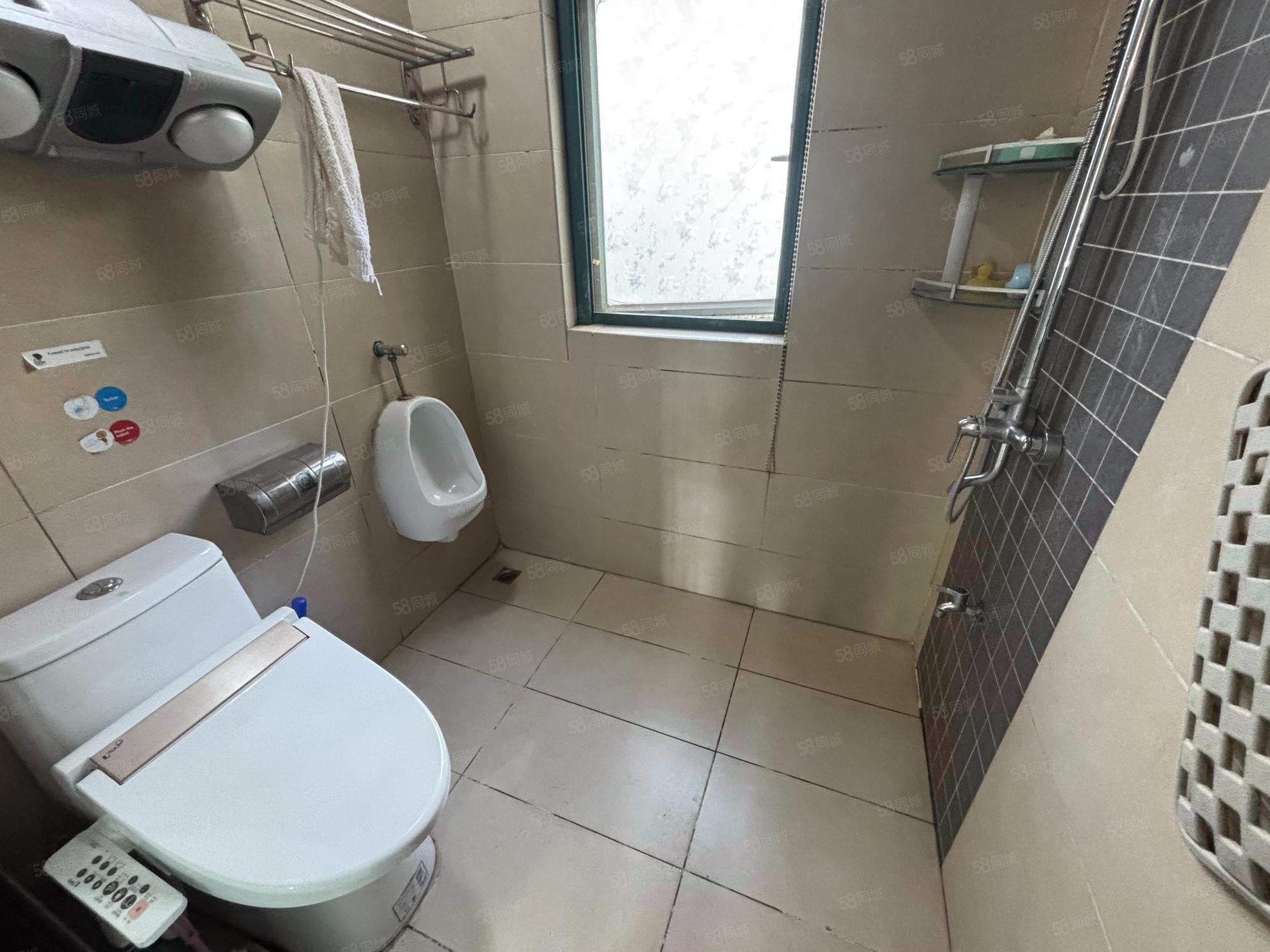 天骥俊园3室2厅2卫135.39㎡南北99万