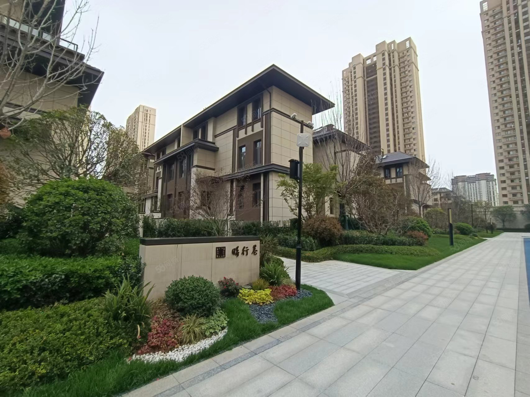 保利天悦二期4室2厅2卫143.33㎡南北470万