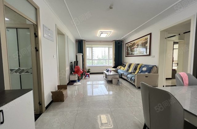 电梯房 商品房 小三居 高绿化 楼龄新 双卫格局 明厨明卫