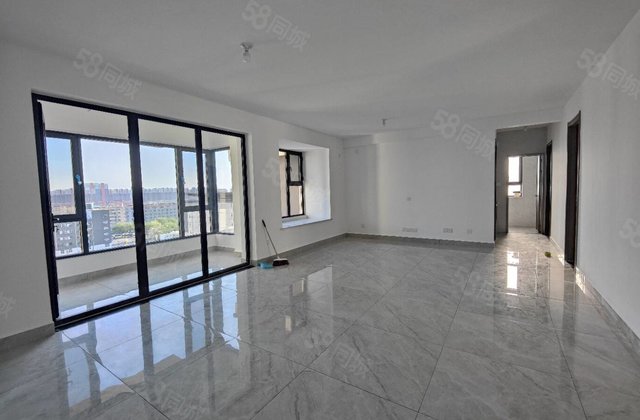 万达南邻 江山印 三室两厅两卫带储藏室 精装未住 诚心出售