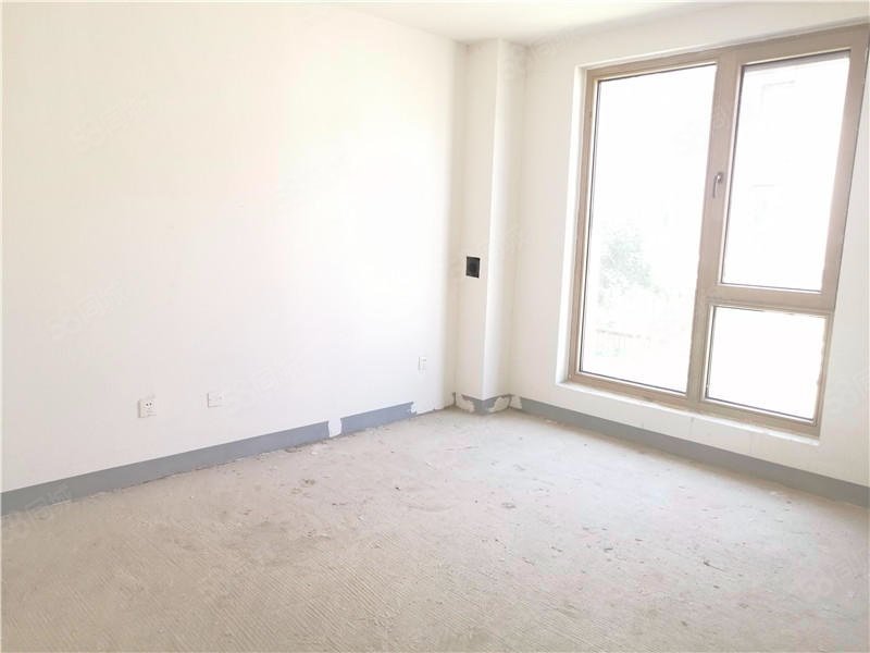 領(lǐng)秀翡翠山(別墅)5室2廳4衛(wèi)279.46㎡南北1050萬