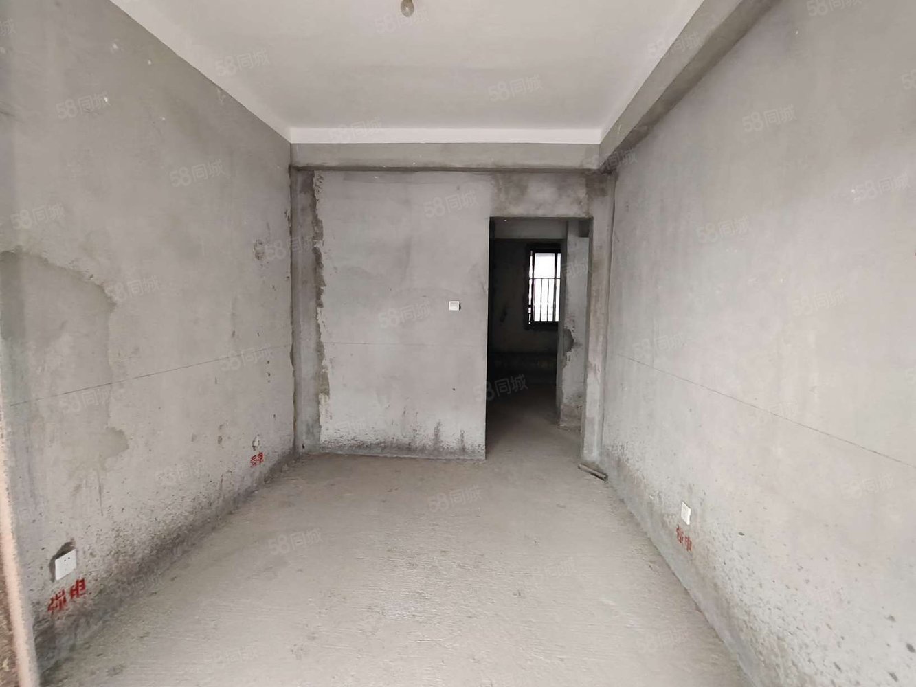 龙都小区3室2厅1卫107㎡南北45万