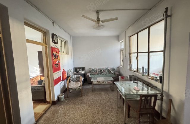 龙山北区 文轩本部  文轩花园 一楼带院 随时看房 急售