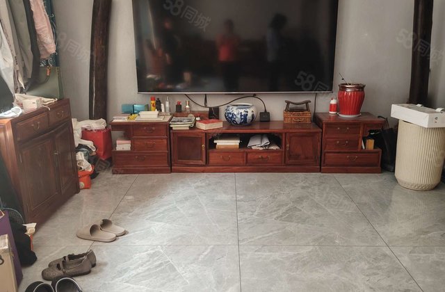 急售，老文轩一中附近龙山南区别墅一至三层带院子100平精装修