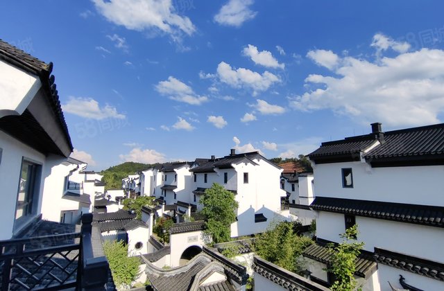 鸿威春江丽景4室2厅188㎡166万二手房图片