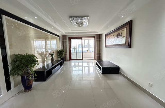 急售 月亮湾c区 带车位 元宝户型 精装 诚心出售