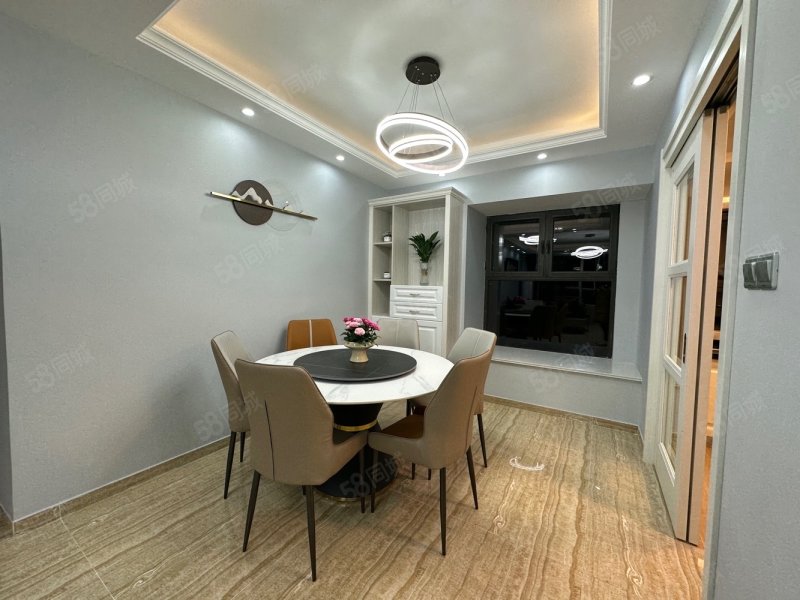 【10图】碧桂园 143平方 四室两厅两卫 精装修 138万 钥匙房!