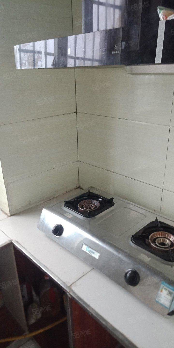 锦谯名苑3室2厅1卫106㎡南43万