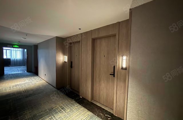 财富广场2室1厅136.51㎡80万二手房图片