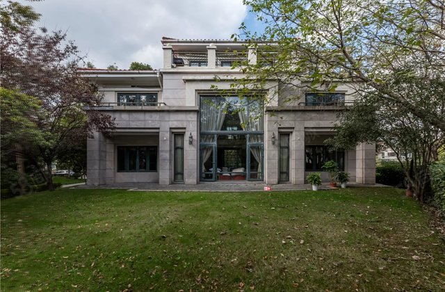 急售崇明独栋别墅 送花园500平 房东出国诚意抛售 送装修