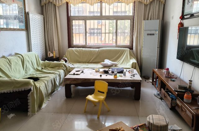 香江站前街，站北花园，金城小区，三室朝阳双阳台，停车方便急售