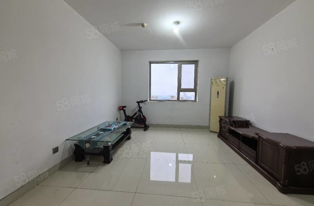 新一中附近 润景苑 东边户 室内上顶带阁楼 户型方正 送车储