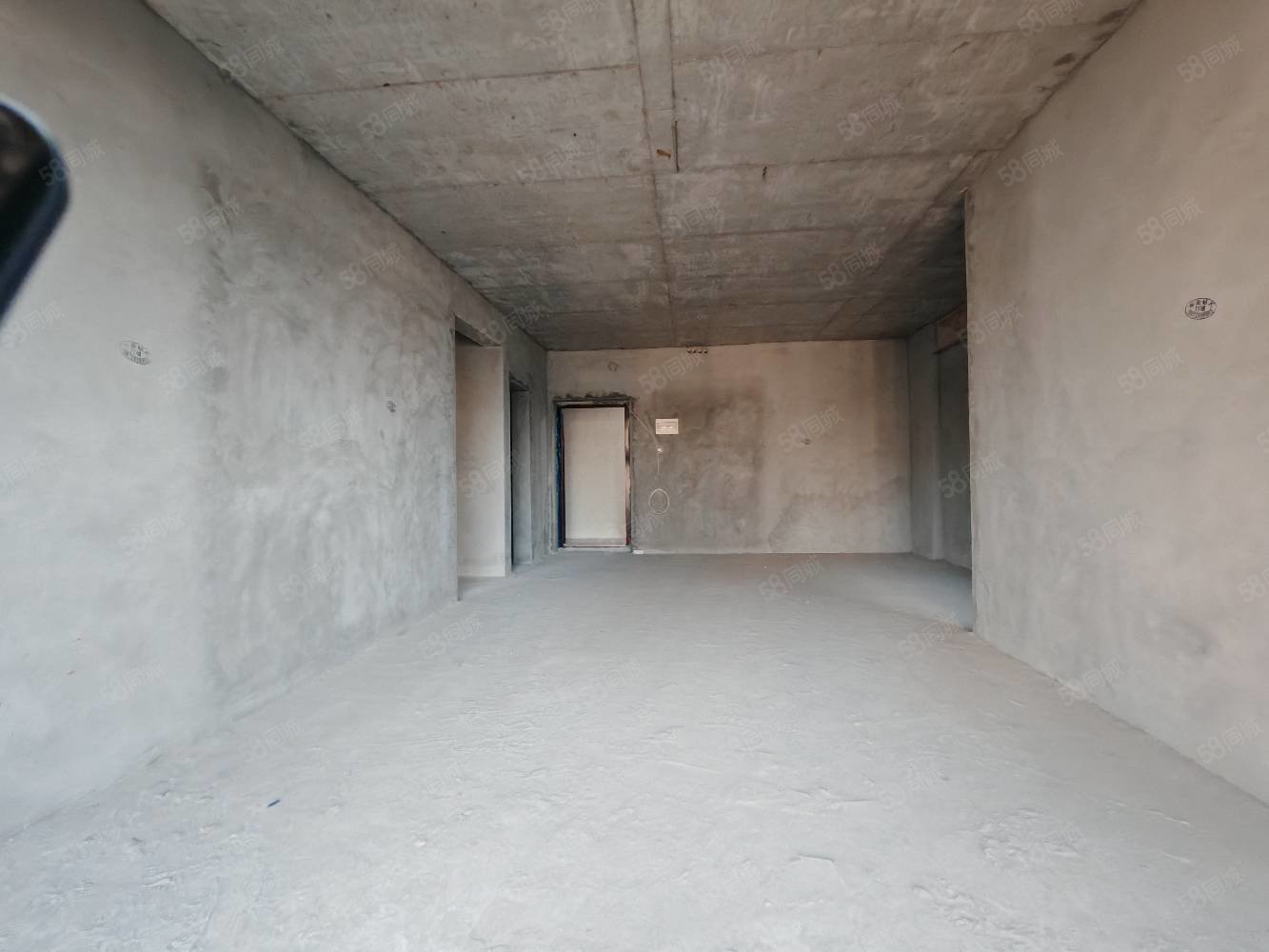 腾龙国际3室2厅2卫121㎡南北57.8万