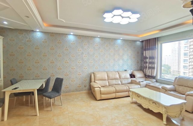 昌润莲城 莲湖新城  三室双卫 带车位储藏室免大税 刚需