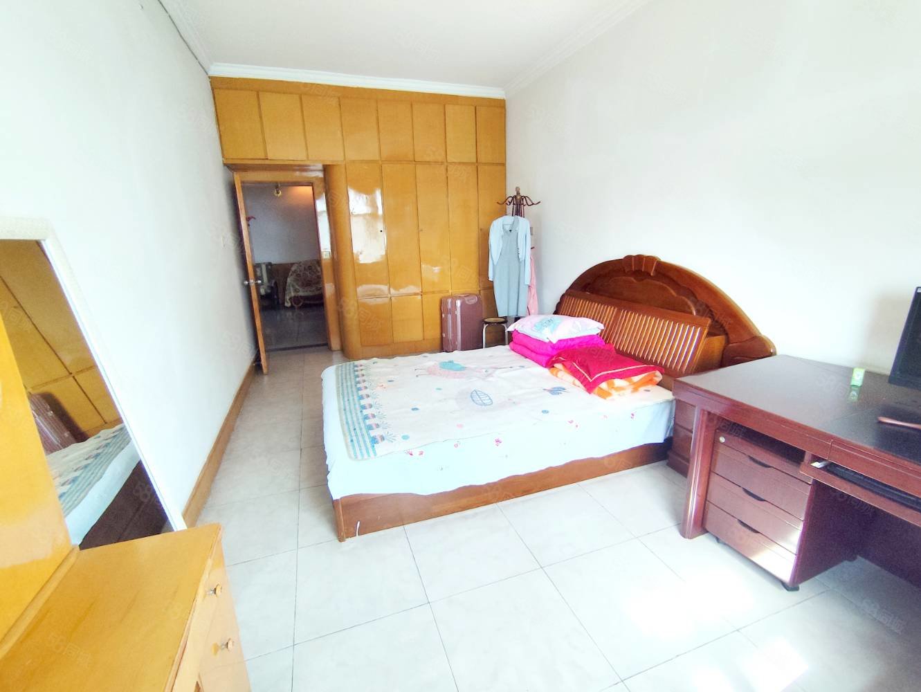 农业发展银行家属楼3室2厅1卫166.98㎡南北66万