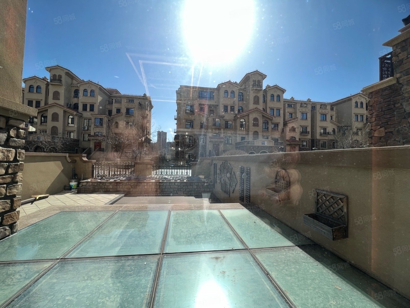 【10图】别墅豪宅 用300平 共4层 南北院带地下 车库仓房100平,金泰城