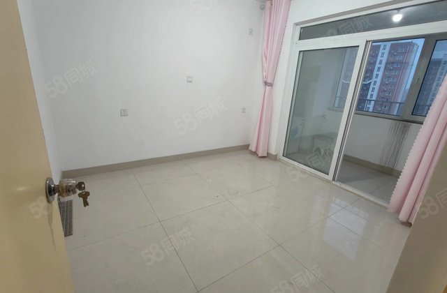 泰和园旁边 新房未住 冯庄小区 有证 可贷款