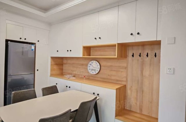 莲湖新城 送车储 精装修 中间好楼层 东苑 昌润莲城