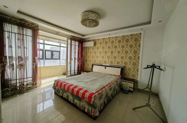 江北国际小区 高楼层双卫 采光充足 交通便利 装修好房东直卖