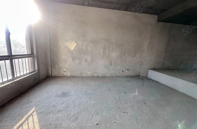碧水豪庭6室3厅279㎡185.8万二手房图片