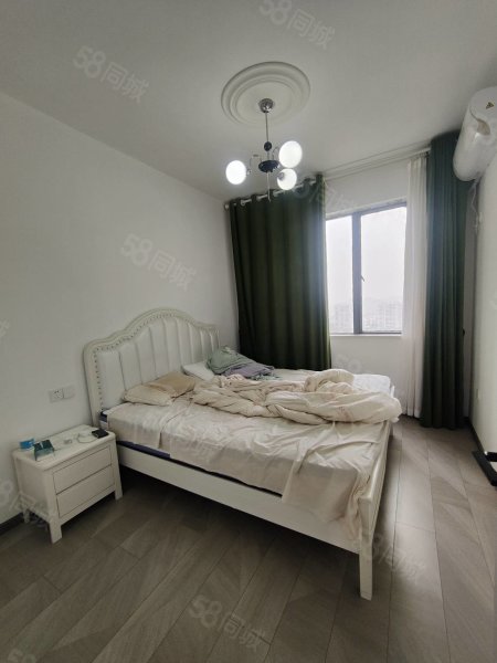 滨江一号3室2厅2卫125㎡南北93万
