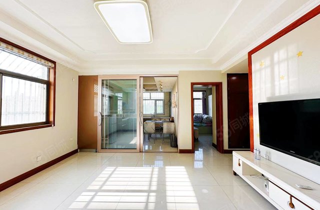 急售 万达附近  党校家属院 精装正规三室 好楼层 免大税