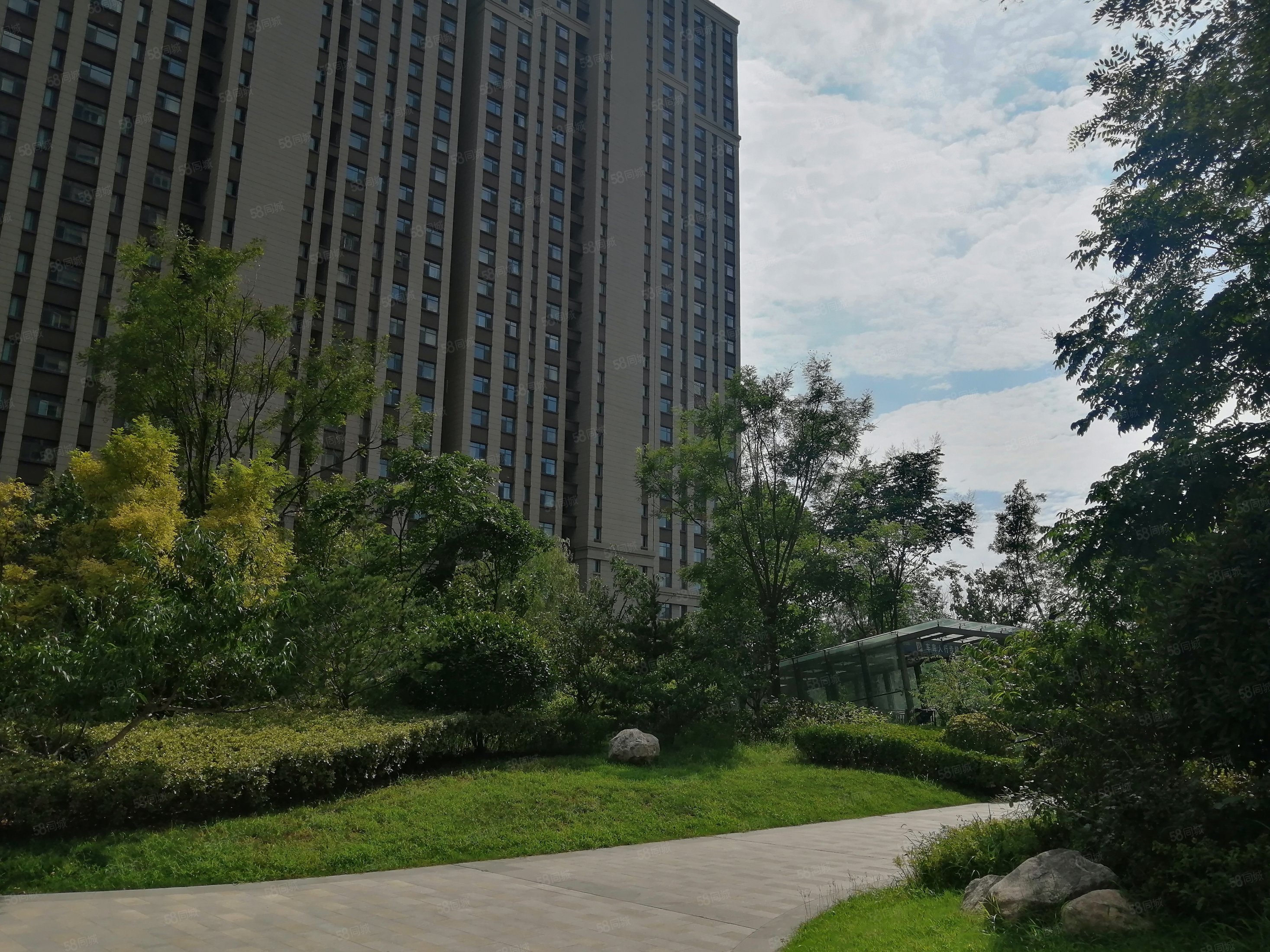 带车位!新华城南郡 好楼层 南北透有钥匙,新华城南郡-泰安58同城