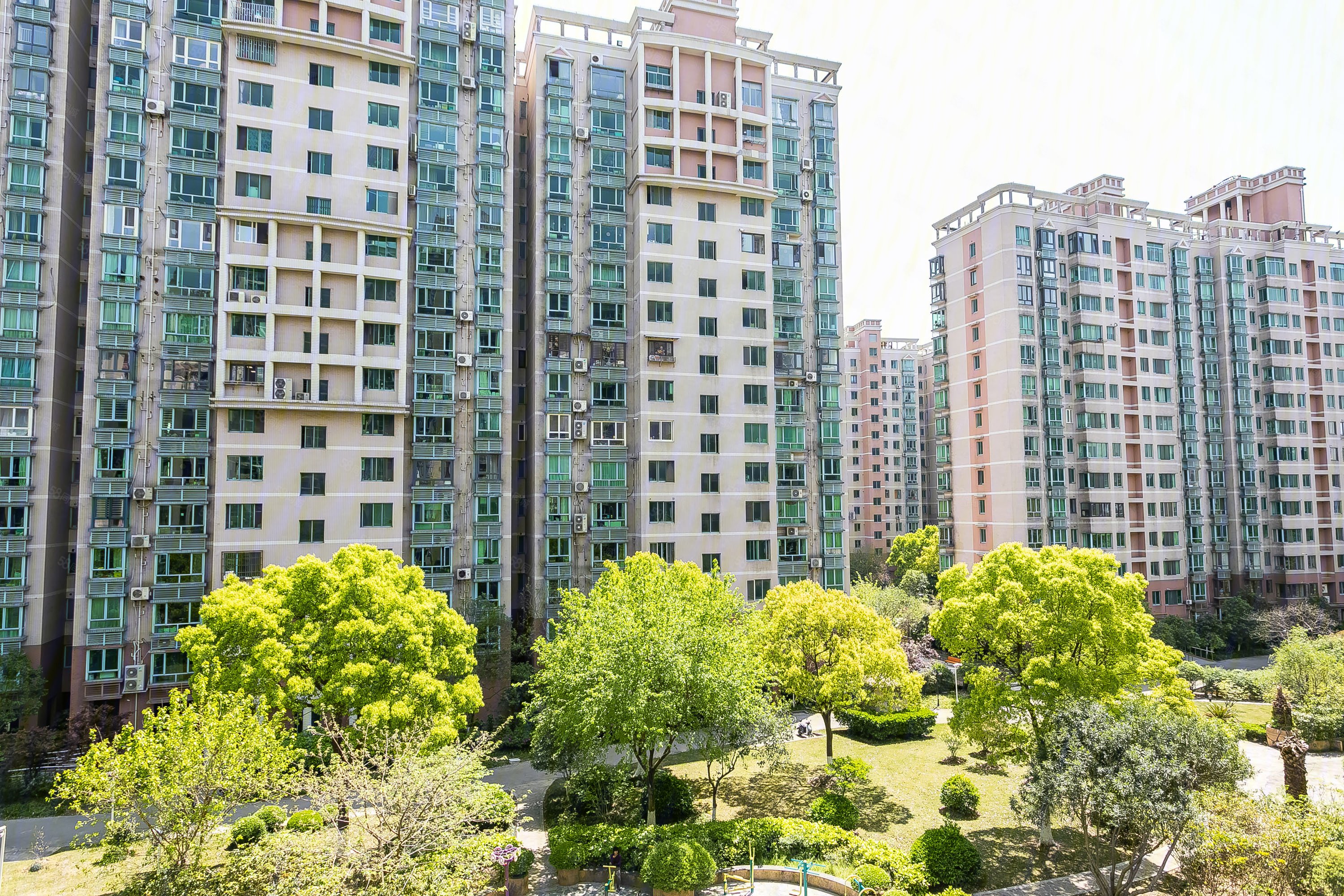 万邦都市花园3室2厅2卫113.62㎡南北1160万