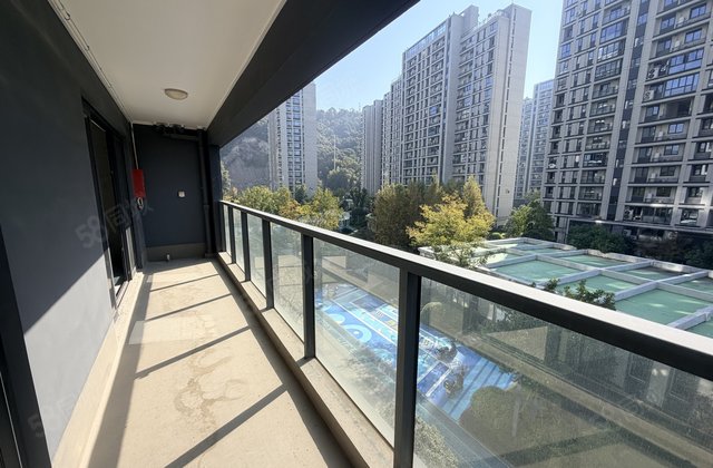 金茂临江上城3室2厅119.88㎡100万二手房图片