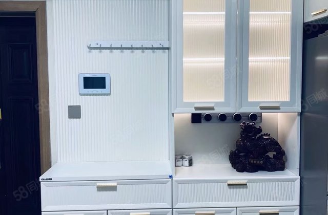 急！急！ 民生凤凰城1号院，送地下室送车位！拎包入住！