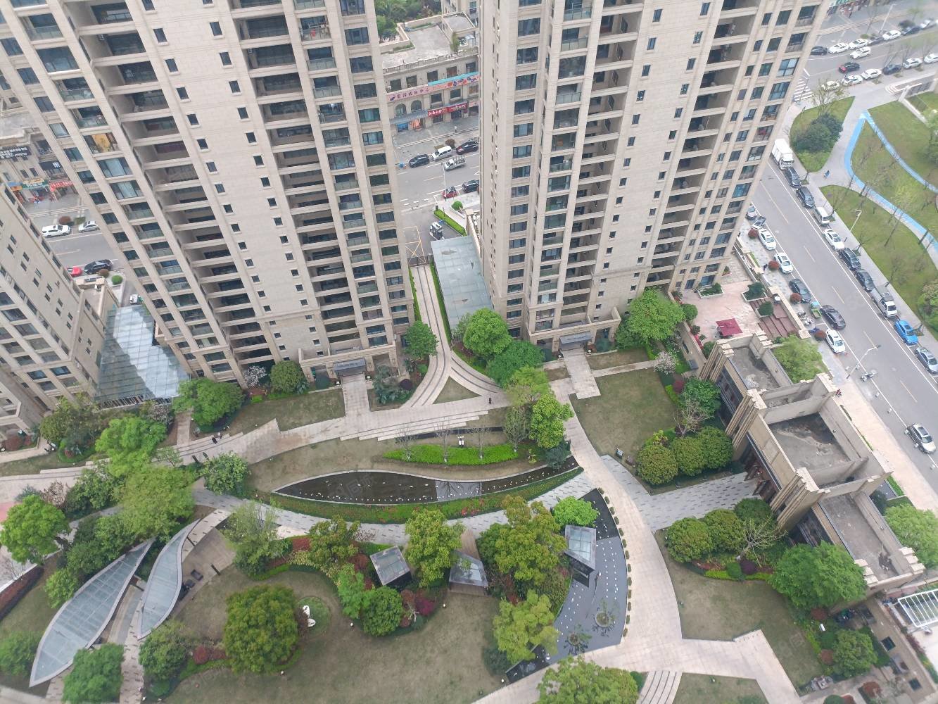 三江立体城盛景园4室2厅3卫142.23㎡东298万