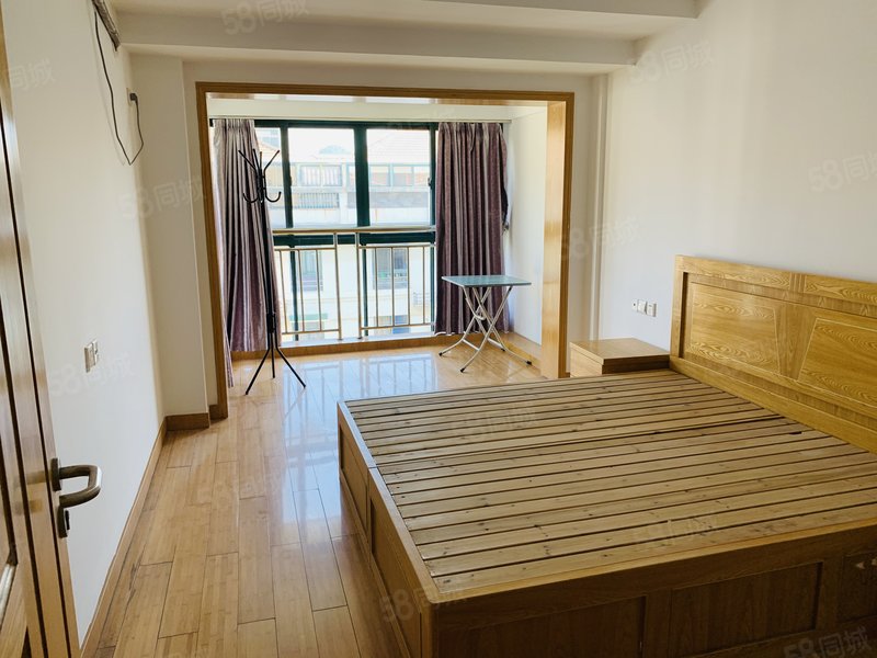 东钱湖 地铁口 钱湖景苑 复式 四房两厅两卫 看房方便