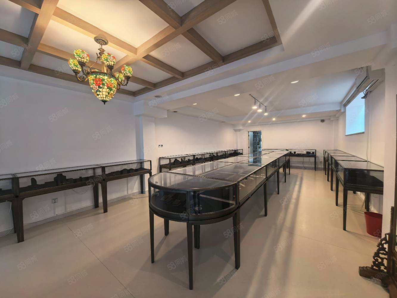 歐陸苑5室4廳5衛(wèi)236㎡南北3600萬(wàn)